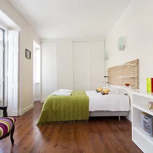 Apartamento Joivy Spacious And Bright 1-bed Flat With City Views In Lapa, Lisboa