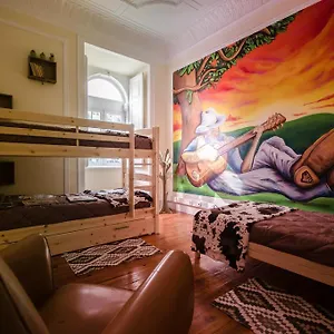 Music Hall Albergue