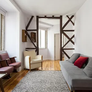 Apartment Joivy Inviting Flat Next To Carmo Convent, Lisbon